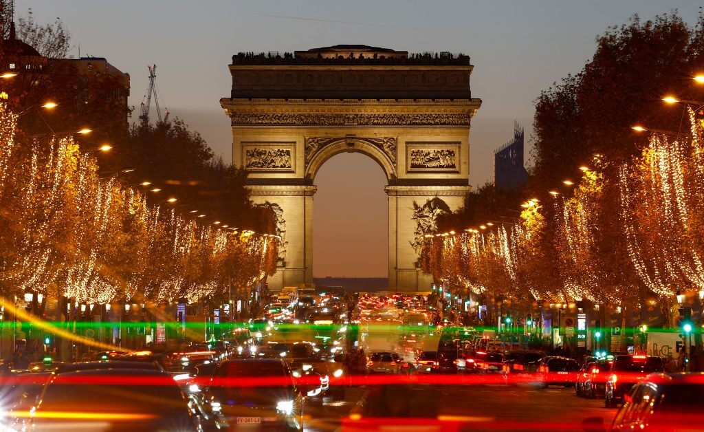 2024-11-29T184307Z_744701986_RC24FBAX80H1_RTRMADP_5_CHRISTMAS-SEASON-PARIS-1024x628