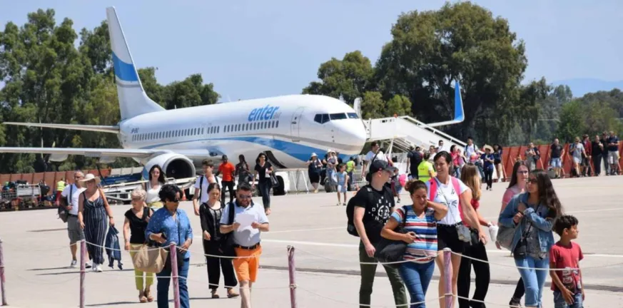 araxos-aerodromio-touristes-873x432