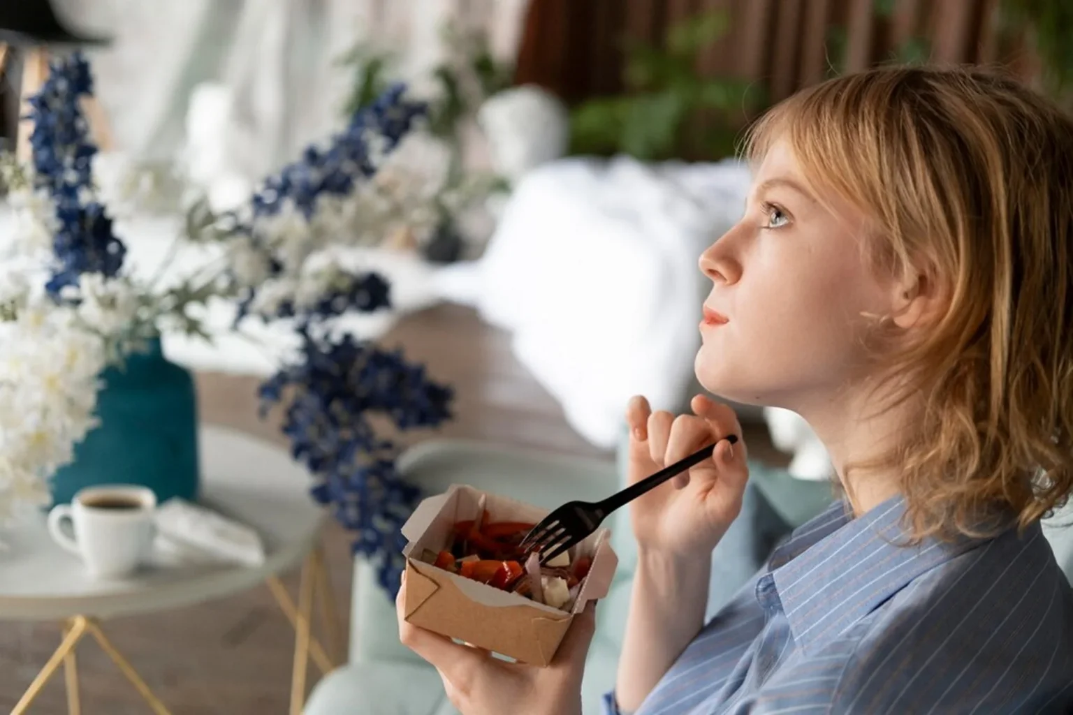 close-up-woman-with-delicious-food