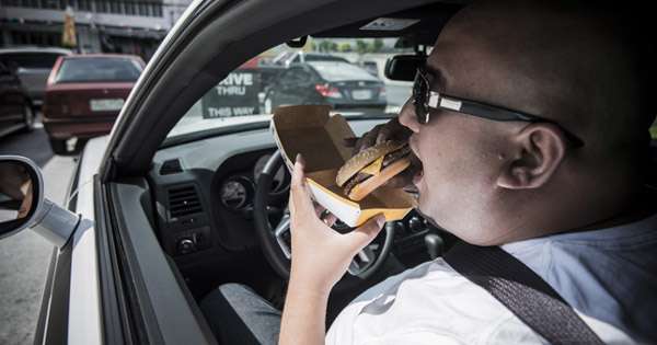 eating-in-car-fb