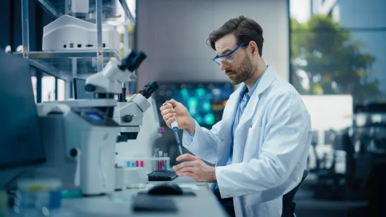 scientist_shutterstock_2556717801-768x432