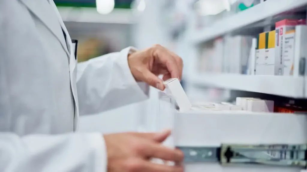 iStock_farmaka-1200x675