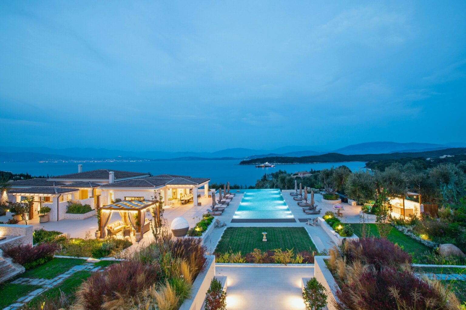 vila-kerkyra-magna-grecia-kentriki-1-2048x1365