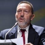 Μείωση επιτοκίων από την ΕΚΤ «βλέπει» ο πρόεδρος της ΤτΕ, Γιάννης Στουρνάρας Μείωση επιτοκίων από την ΕΚΤ «βλέπει» ο πρόεδρος της ΤτΕ, Γιάννης Στουρνάρας