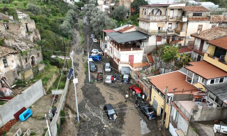 Σικελία: Απόκοσμες εικόνες από την κακοκαιρία – Νερό ενός μήνα έπεσε σε μόλις 4 ώρες