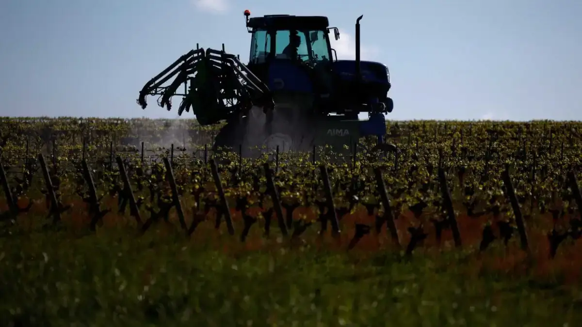 agrotes-trakter_reuters-scaled-1-1200x675