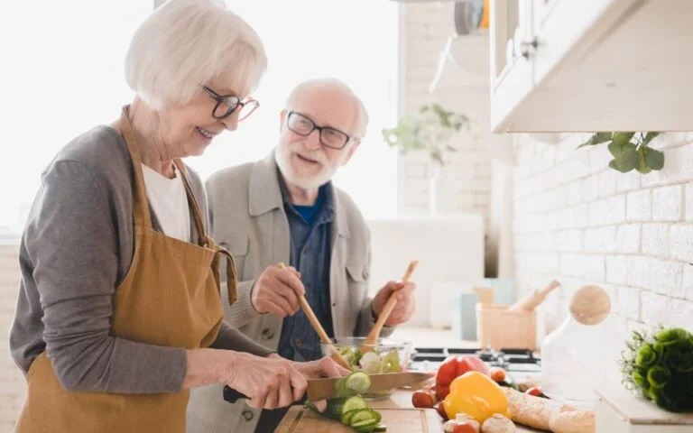 old_people_healthy_diet_-_shutterstock-768x480