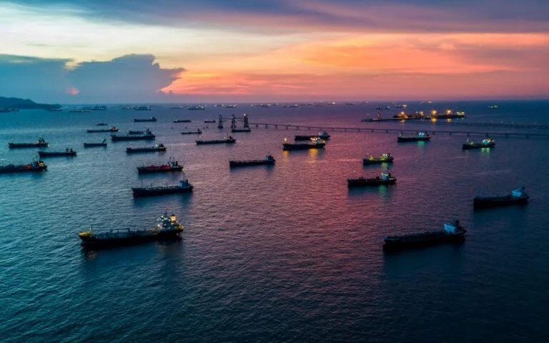 tankers_ploia_naftilia_shutterstock-768x480