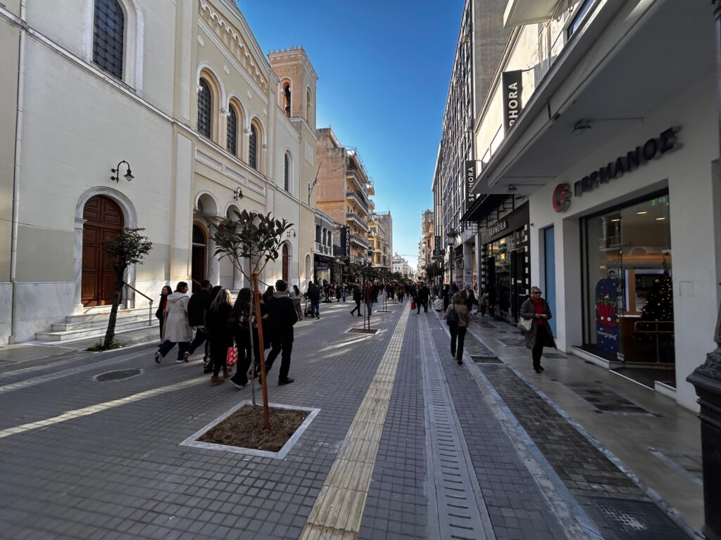 2) emporika