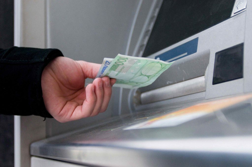 ATM-ΧΡΗΜΑΤΑ-1024x680