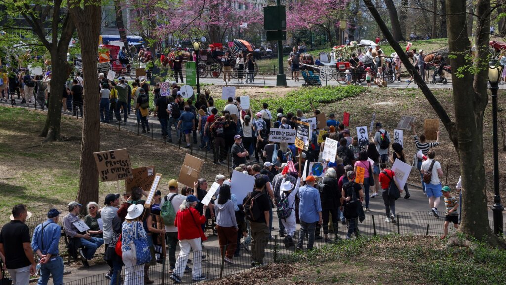Anti-Trump_rally_New_York_2_Reuters