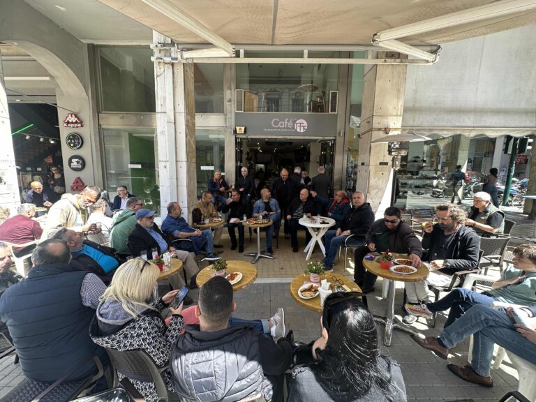 ΠΑΤΡΑ: Το γεύμα του Κώστα Σβόλη το μεσημέρι της Μεγάλης Παρασκευής - ΠΟΙΟΥΣ ΕΙΔΑΜΕ