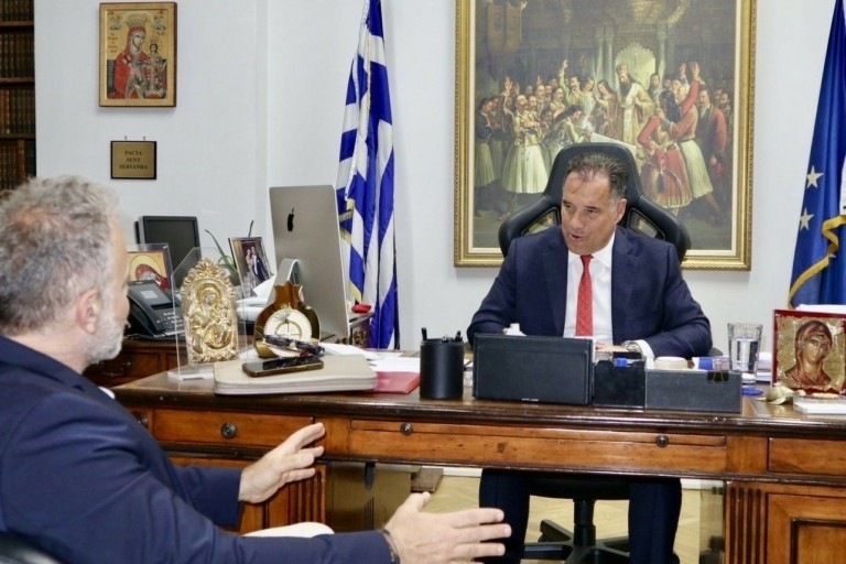 Γεωργιάδης: Τέλος Μαΐου το «βραχιολάκι» εφημερίας σε 12 νοσοκομεία – Aυξήσεις στους νοσηλευτές και λύσεις για τους ογκολογικούς ασθενείς