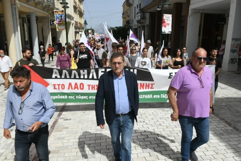Η Δημοτική Αρχή της Πάτρας στην κινητοποίηση για την Παλαιστίνη (ΦΩΤΟ)