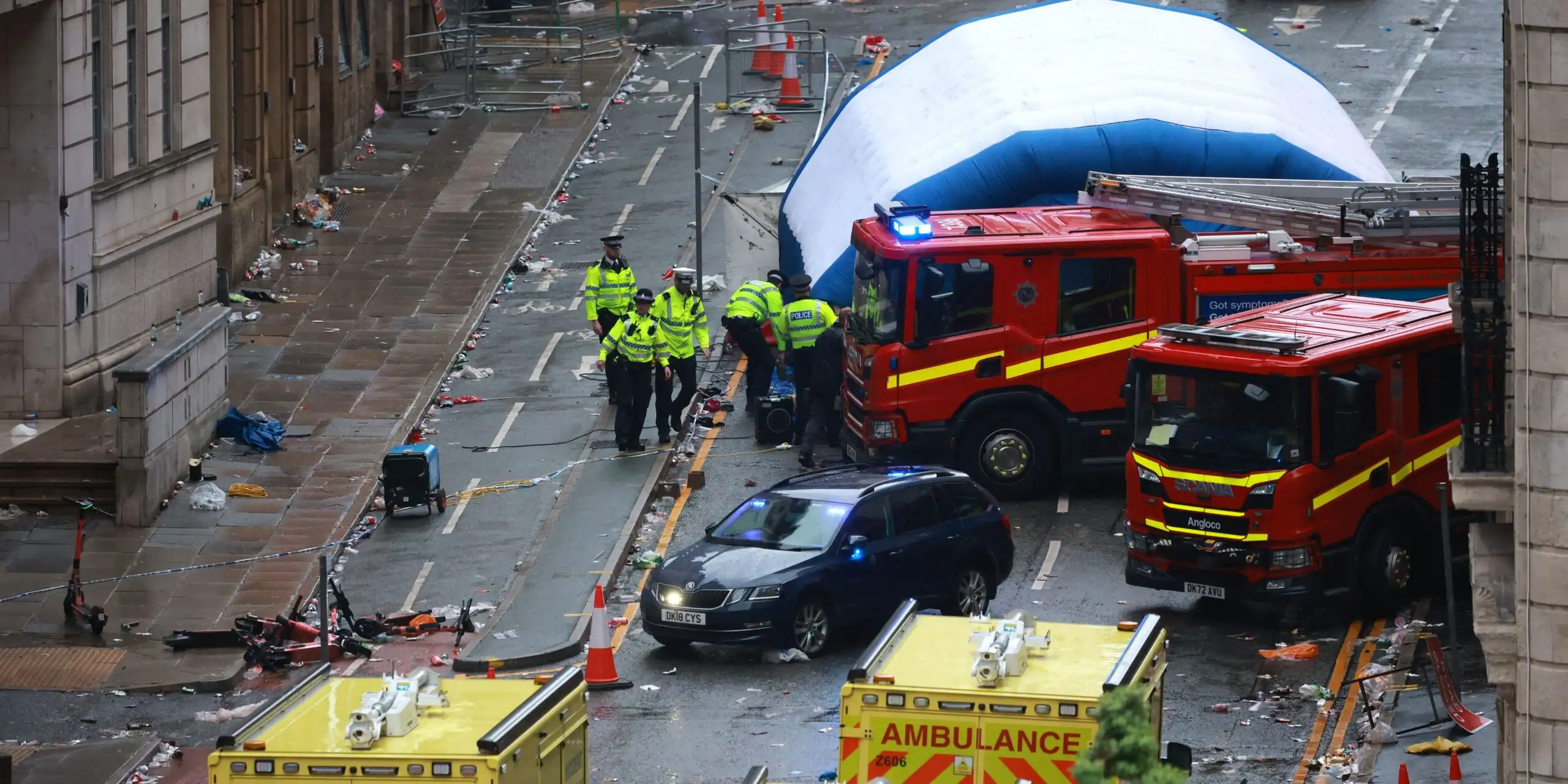 Liverpool-Victory-Parade-2560x1280