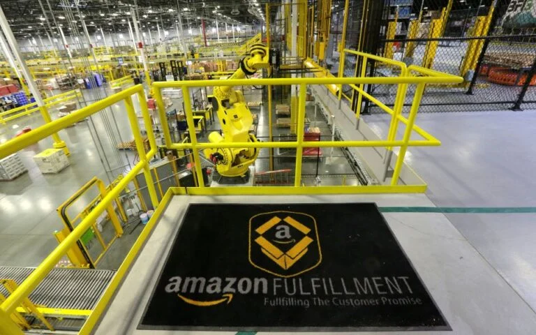 amazon_warehouse_fullfilment_robot_-_AP-768x480