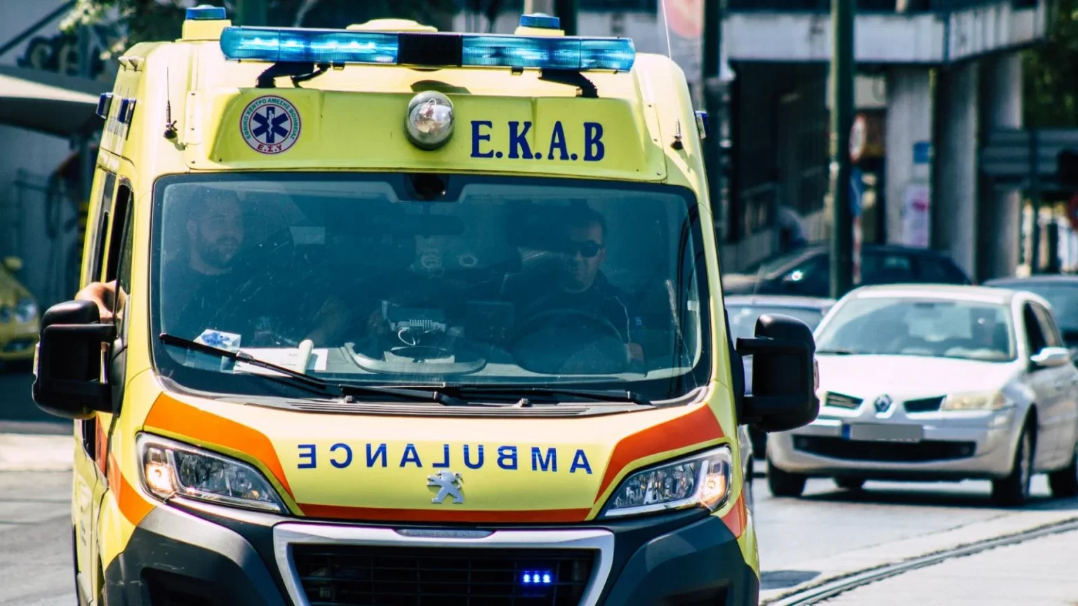 asthenoforo-ambulance-anapoda