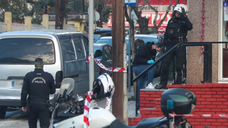 Προσήχθησαν δύο Τούρκοι για τους πυροβολισμούς σε πράκτορες της ΕΥΠ στη Θεσσαλονίκη