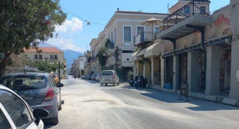 ΠΑΤΡΑ: Πνίγονται στη σκόνη στην πλατεία Άγιου Γεωργίου