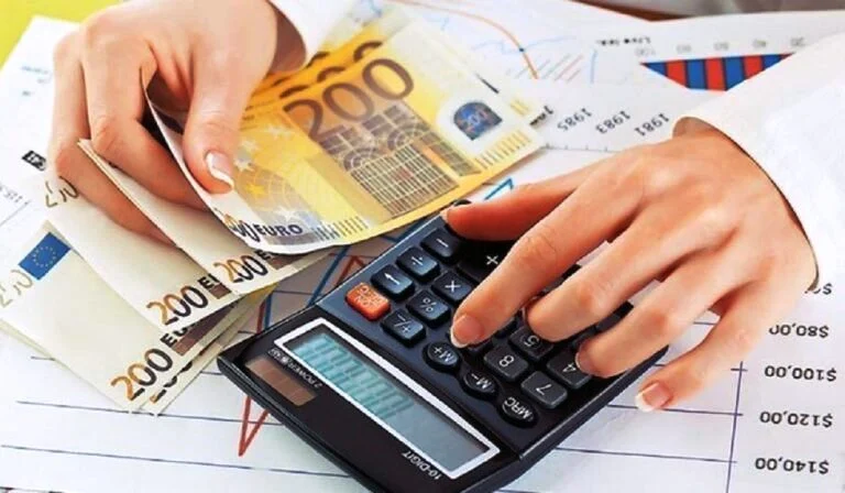 ΔΥΤΙΚΗ ΕΛΛΑΔΑ: Η αγορά και τα κρατικά «φέσια»