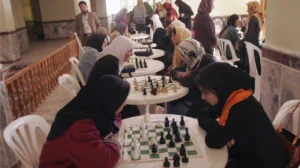 Σκάκι: Οι βασίλισσες στην Πλατεία Τριών Συµµάχων! Σκάκι: Οι βασίλισσες στην Πλατεία Τριών Συµµάχων!