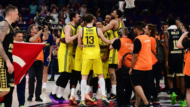 Πρωταθλήτρια Ευρώπης η Φενέρ 81-70 τη Μονακό του Σπανούλη στον τελικό του Άμπου Ντάμπι - Πρώτη κούπα του Γιασικεβίτσιους