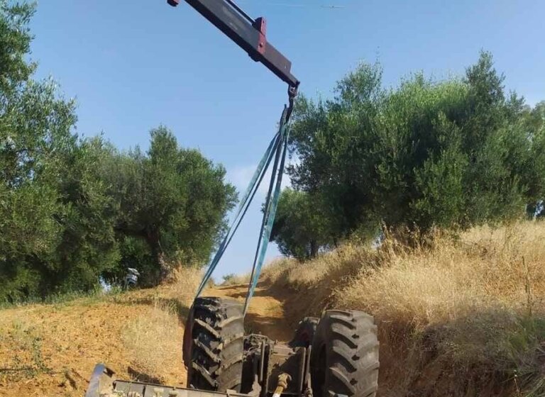 Τρακτέρ καταπλάκωσε ιερέα σε χωριό της Αχαϊας