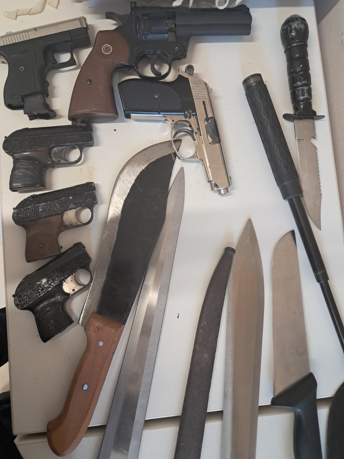 22-6-2025 Συνελήφθη ένοπλος στην Πάτρα για πυροβολισμούς απειλή και φθορά ξένης ιδιοκτησίας (3)