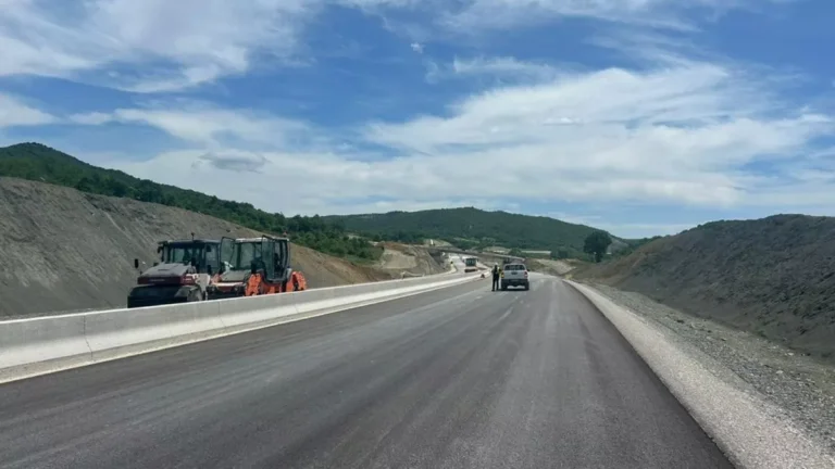 Αντίστροφη μέτρηση για την τελική παράδοση του Ε65