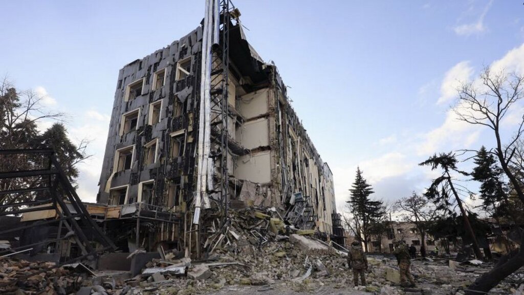 Rocket hit downtown of Izyum in Kharkiv area