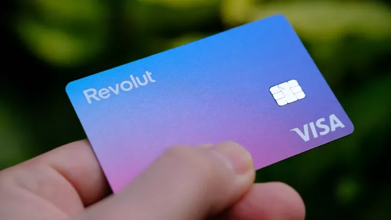 Στην κυριολεξία η Revolut αυξάνει τον ανταγωνισμό μεταξύ των τραπεζών στην ελληνική αγορά