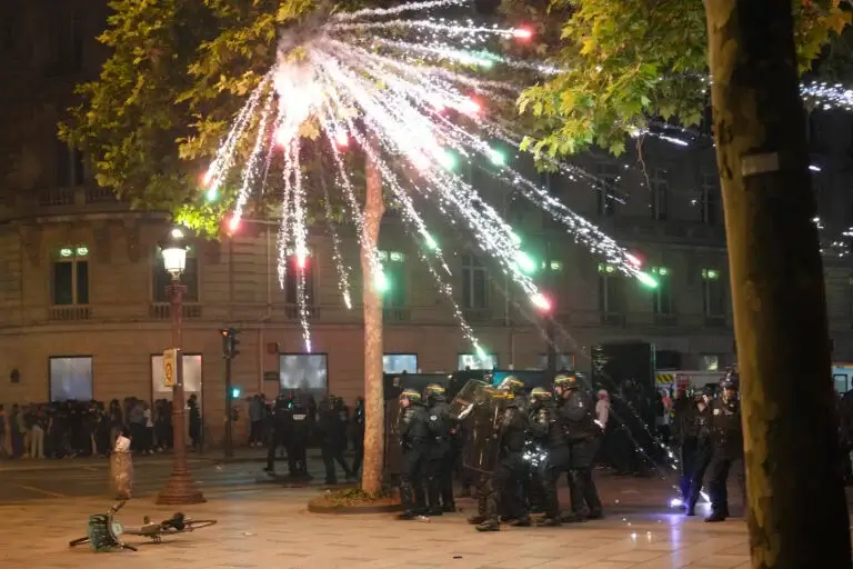 Σοβαρά επεισόδια στο Παρίσι μετά την κατάκτηση του Champions League – Πάνω από 130 συλλήψεις ΒΙΝΤΕΟ