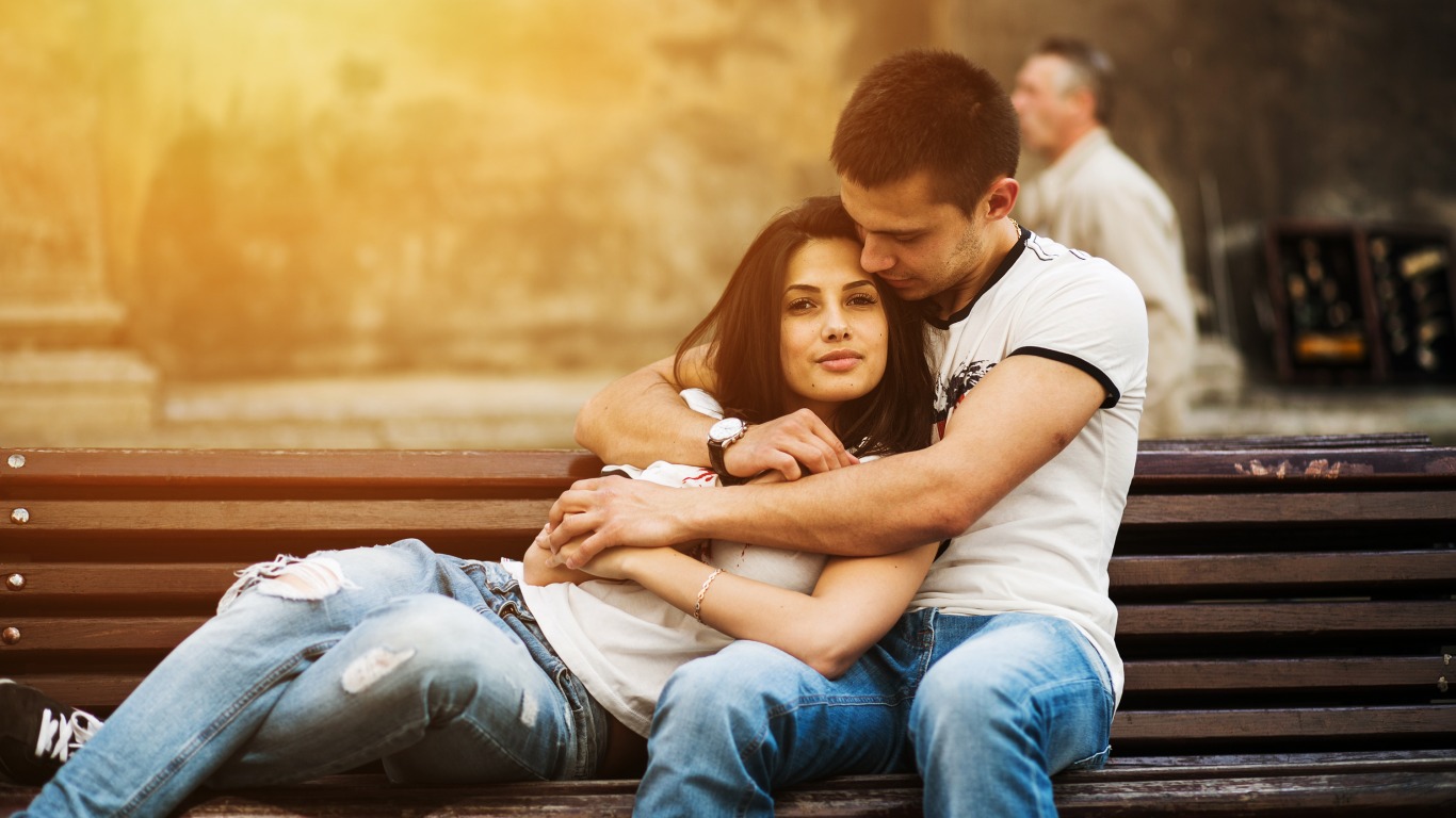 hug-couple-love1