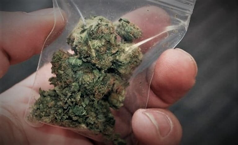 Πάτρα: Συνελήφθησαν δύο ανήλικοι με χασίς