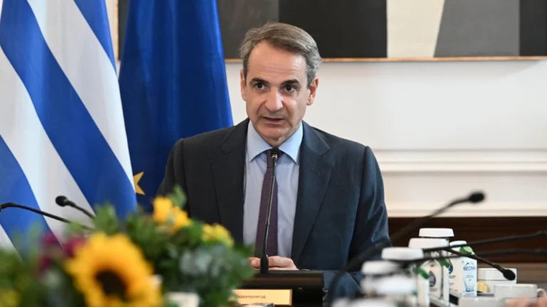 Κυριάκος Μητσοτάκης: Δίνει το σύνθημα για τις εκλογές του 2027 - Παρών στη συζήτηση για την Προανακριτική