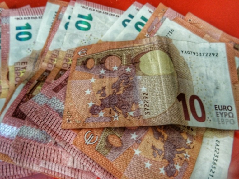money-pliromes-Eurokinissi-768x576