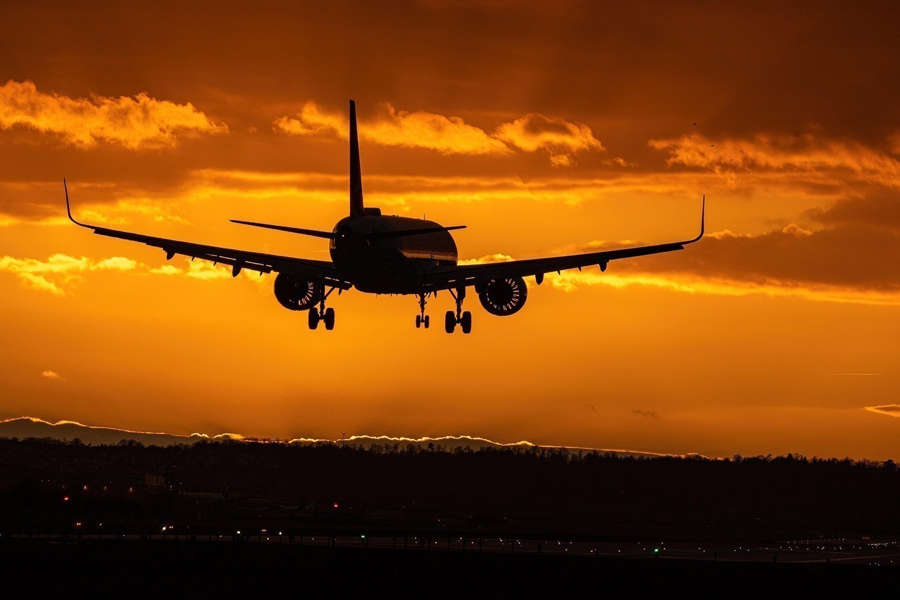 plane-airport-night0