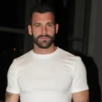 Στάθης Σχίζας: Ο πατέρας μου μόνο εμένα αναγνωρίζει πάντα, έχει τύχει να ρωτήσει τη μητέρα μου “ποια είσαι εσύ;” Στάθης Σχίζας: Ο πατέρας μου μόνο εμένα αναγνωρίζει πάντα, έχει τύχει να ρωτήσει τη μητέρα μου “ποια είσαι εσύ;”