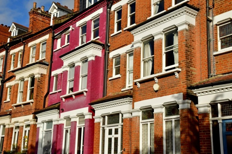 LondonHousing-123rf-768x512
