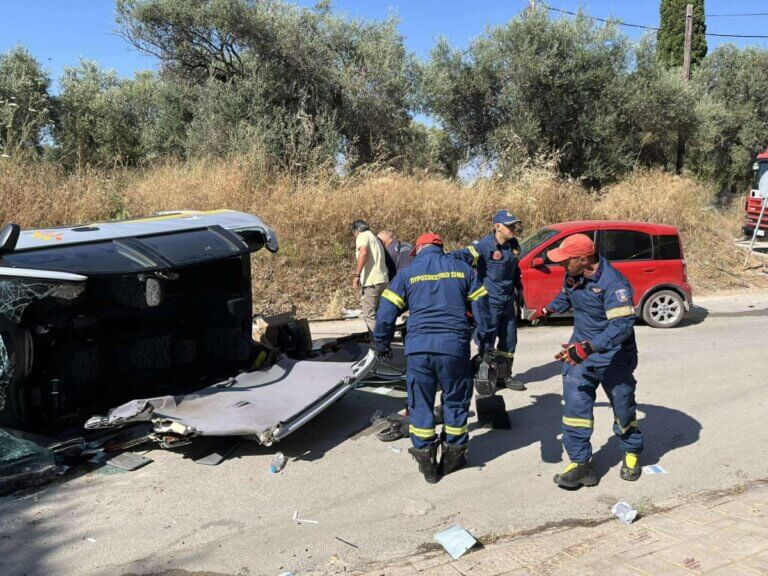 K. Αχαΐα: Σοβαρό τροχαίο με το όχημα του “Βοήθεια στο Σπίτι”- Τραυματίστηκε εργαζόμενος