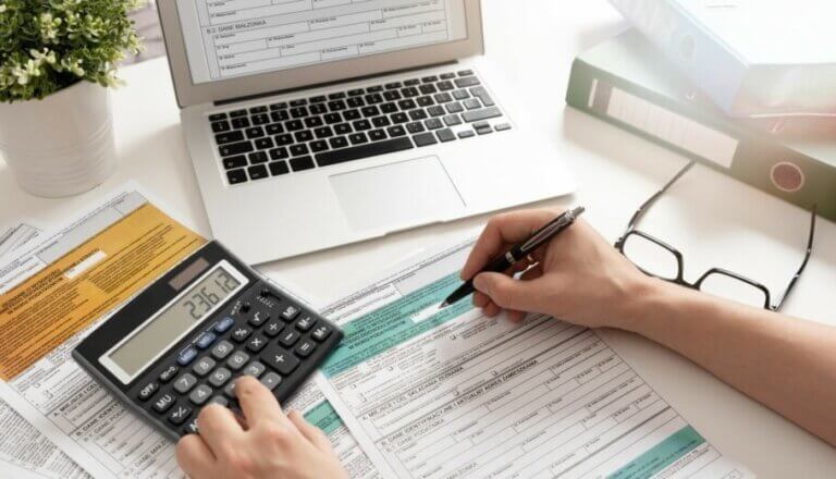 Μέσο εκκαθαριστικό 1.891 ευρώ: γιατί ο «λογαριασμός» είναι βαρύτερος φέτος