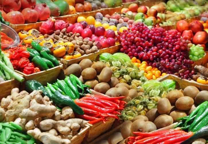 frouta-lahanika-laxanika-froyta-agrodiatrofi-shutterstock