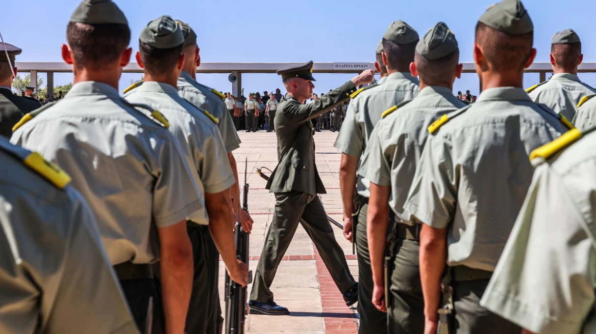 maketa-stratiotikes-sxoles