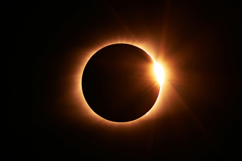 solar-eclipse-unsplash-scaled