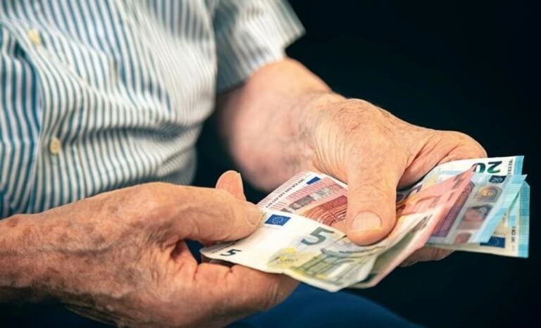 Συντάξεις Αυγούστου 2025: Πότε θα καταβληθούν σε παλαιούς και νέους συνταξιούχους