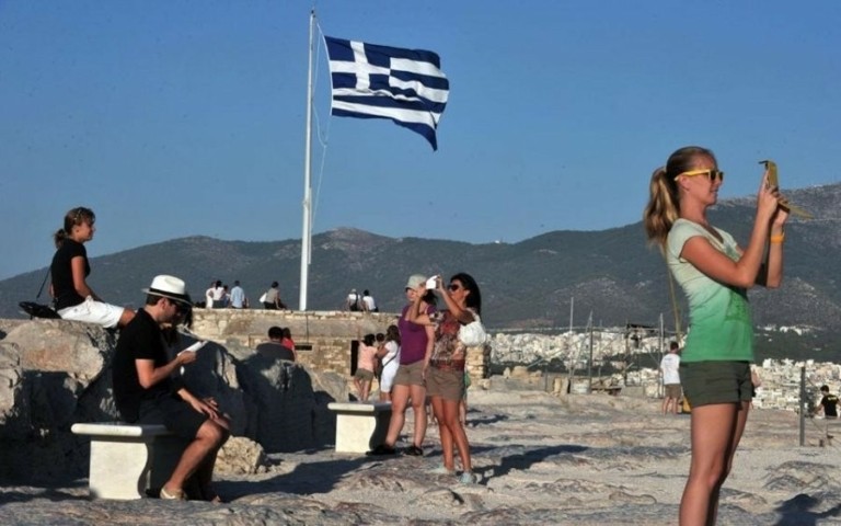 touristes-768x480
