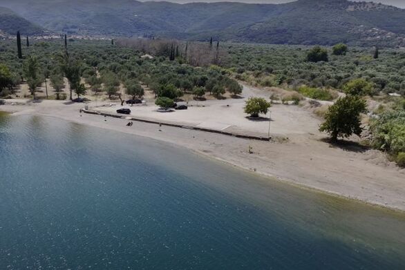 Όλες οι γνωστές παραλίες της λίμνης Τριχωνίδας, της μεγαλύτερης φυσικής λίμνης της Ελλάδας (video)