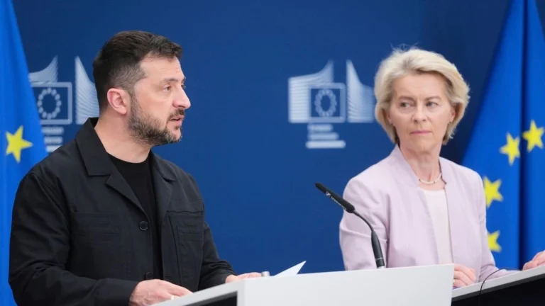 Ένα δισ. δολάρια το μήνα ζητά ο Ζελένσκι από την Ευρώπη για αγορά αμερικανικών όπλων