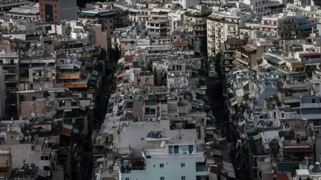 akinita-spitia-katoikies-eurokinissi-1200x675