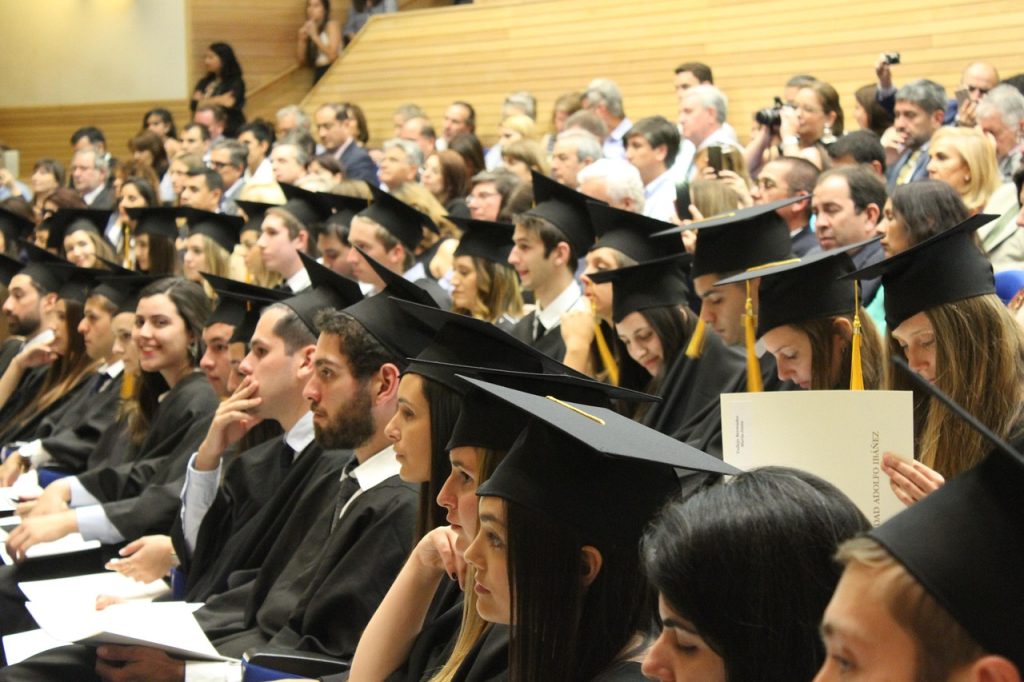 college-students-3990783_1280-1024x682